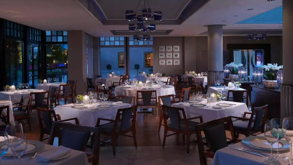 رستوران Four Seasons Bosphorus hotel